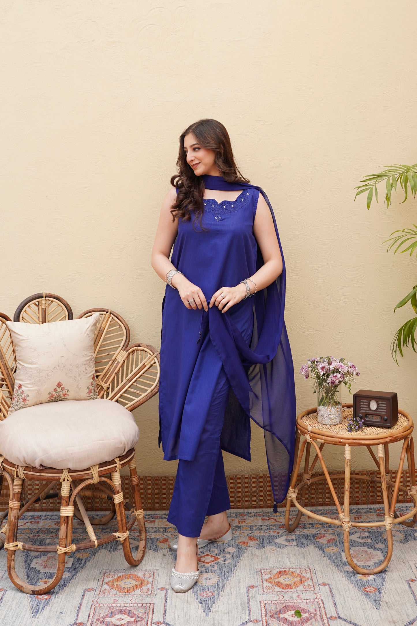 Amo- Electric Blue