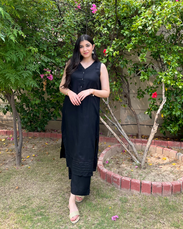 Deena-Black